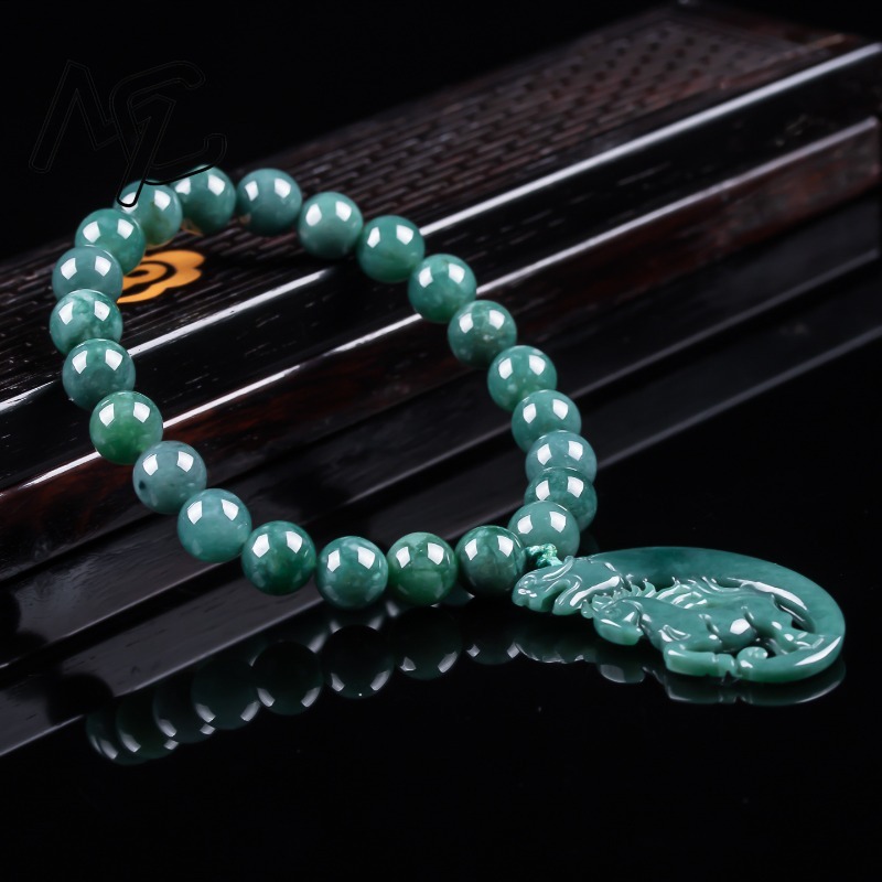 Natürliches Jadeit Blauwasser- – Beading Bewertung und Preis
