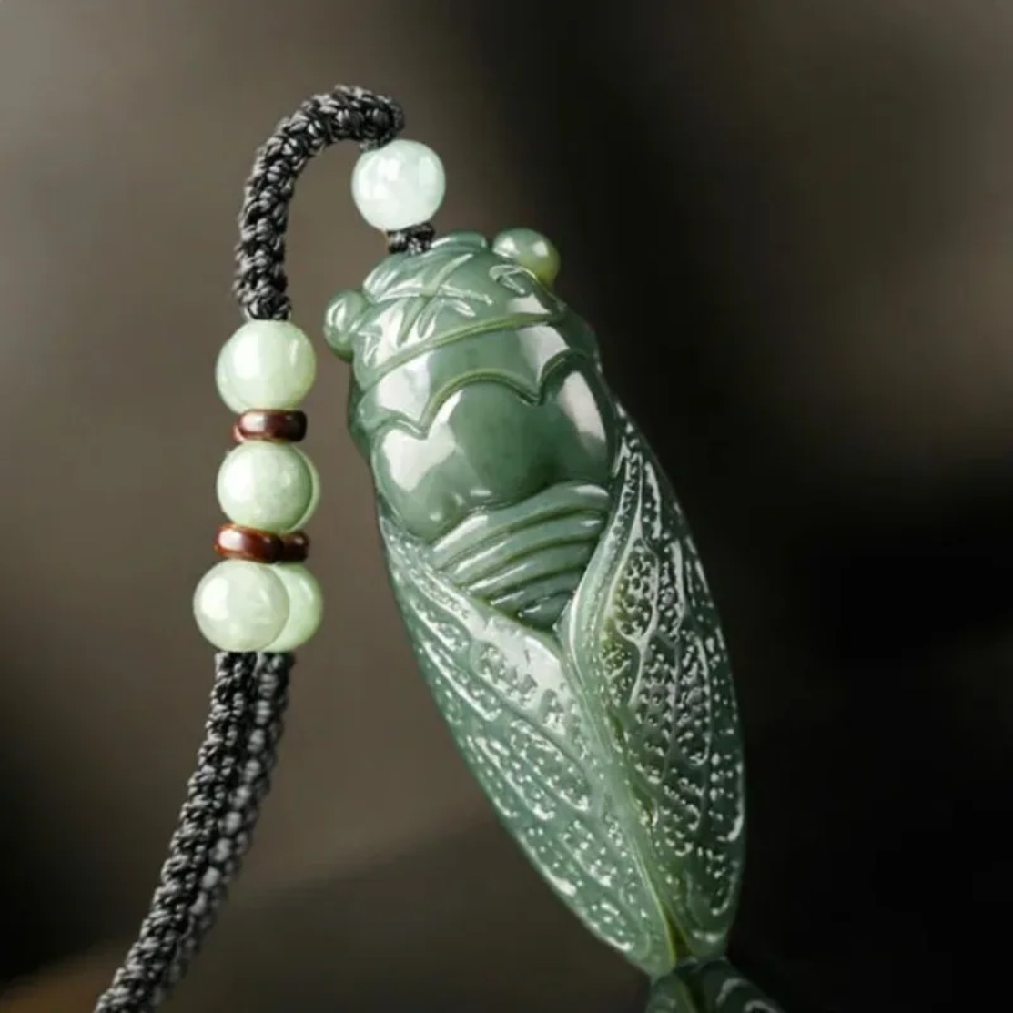 Natürliche Hetian Jade Zikade  – Beading Bewertung und Preis